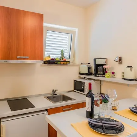 Apartel Park Osejava 马卡尔斯卡