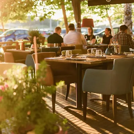 Apartel Park Osejava 게스트하우스 마카르스카