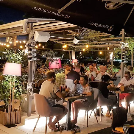 Apartel Park Osejava 게스트하우스 마카르스카