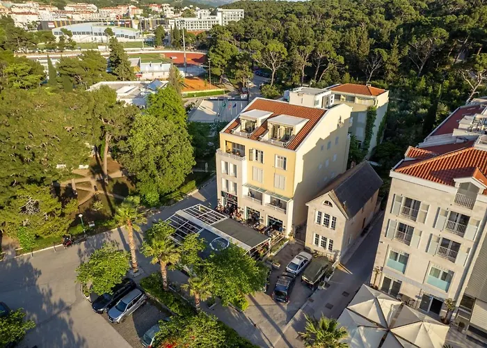 Apartel Park Osejava 招待所 马卡尔斯卡