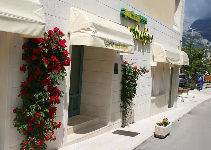 Apartel Park Osejava بيت ضيافة ماكارسكا