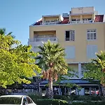 Pensionat Apartel Park Osejava 4*
