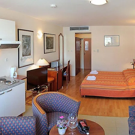 Apartel Park Osejava Guest house